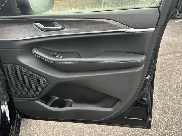 new 2025 Jeep Grand Cherokee L car, priced at $41,335