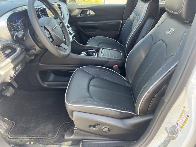 new 2026 Chrysler Pacifica car, priced at $45,025
