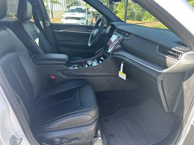 new 2025 Jeep Grand Cherokee car, priced at $39,915