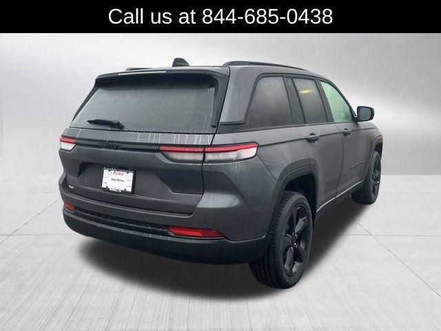 new 2025 Jeep Grand Cherokee car, priced at $36,975