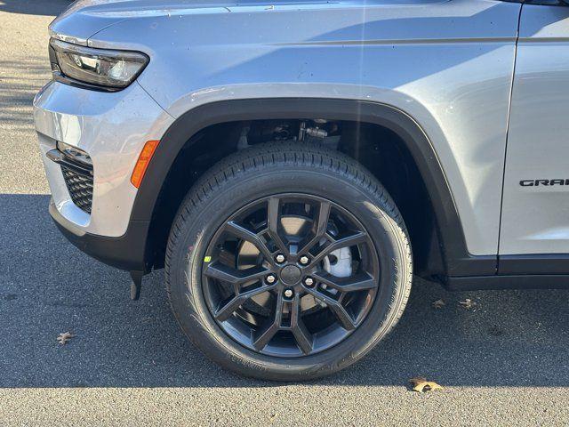 new 2025 Jeep Grand Cherokee car, priced at $42,730