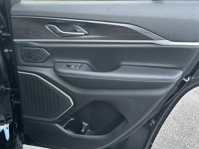 new 2026 Jeep Grand Cherokee car, priced at $47,505