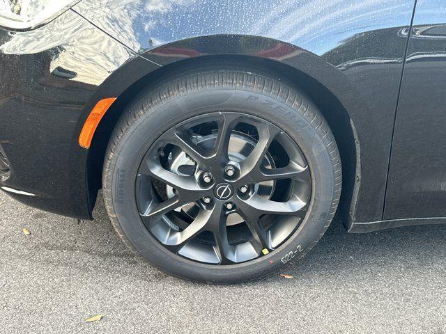 new 2026 Chrysler Pacifica car, priced at $43,535