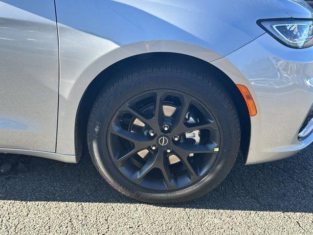 new 2026 Chrysler Pacifica car, priced at $46,240