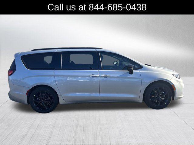 new 2026 Chrysler Pacifica car, priced at $46,240