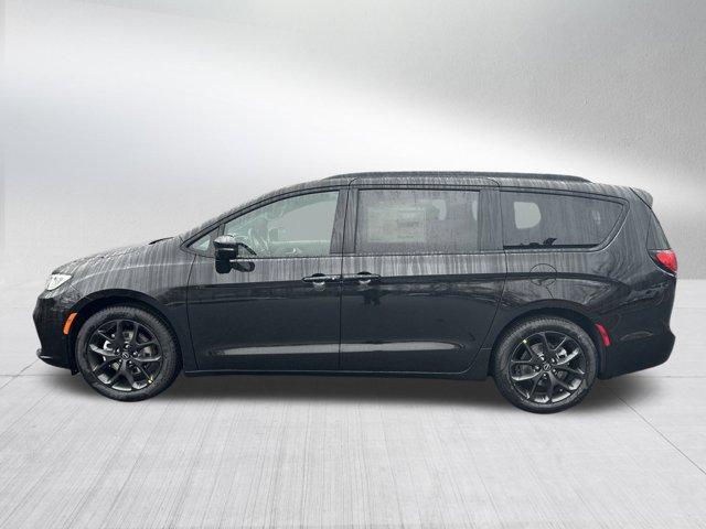 new 2026 Chrysler Pacifica car, priced at $45,390