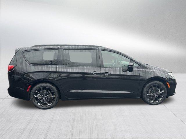 new 2026 Chrysler Pacifica car, priced at $45,390