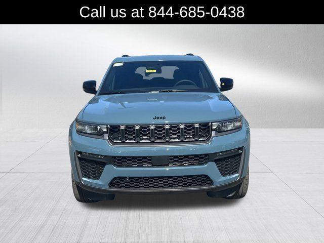 new 2026 Jeep Grand Cherokee car, priced at $44,985