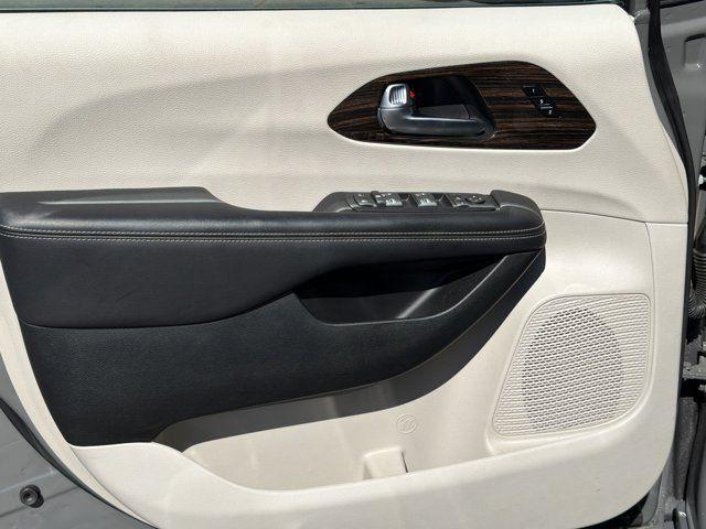 used 2024 Chrysler Pacifica car, priced at $36,991