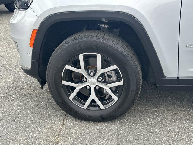 used 2024 Jeep Grand Cherokee L car, priced at $38,491