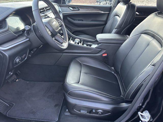 new 2025 Jeep Grand Cherokee car, priced at $44,980