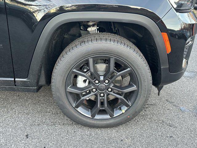 new 2025 Jeep Grand Cherokee car, priced at $44,980
