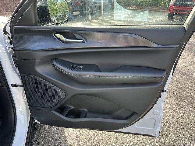 new 2025 Jeep Grand Cherokee car, priced at $36,135