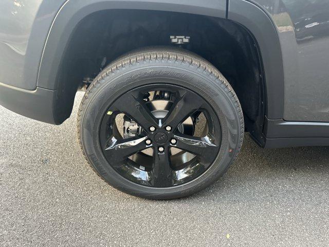 new 2025 Jeep Grand Cherokee car, priced at $39,735