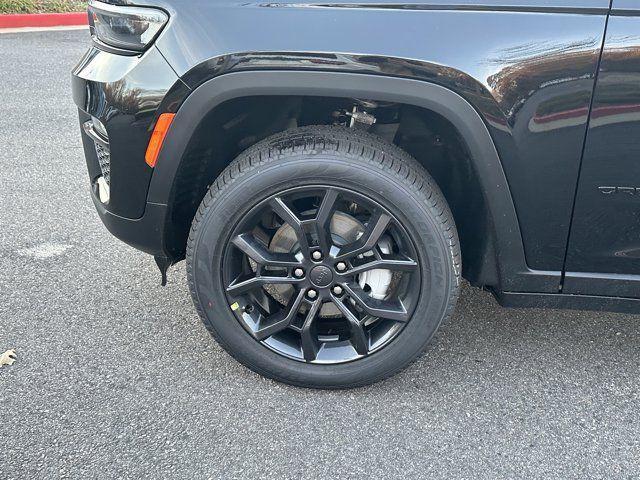 new 2025 Jeep Grand Cherokee car, priced at $42,235