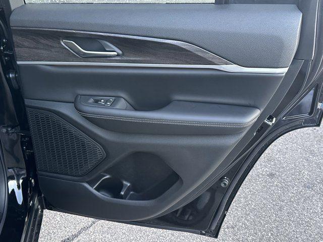 new 2025 Jeep Grand Cherokee car, priced at $42,235