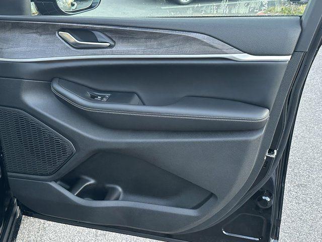 new 2025 Jeep Grand Cherokee car, priced at $42,235