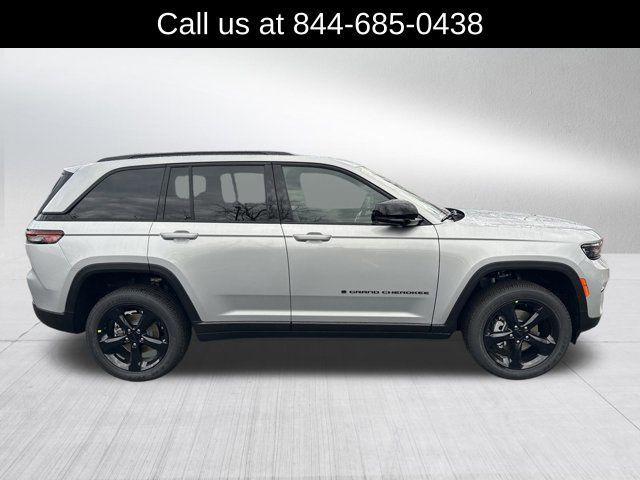 new 2025 Jeep Grand Cherokee car, priced at $36,975