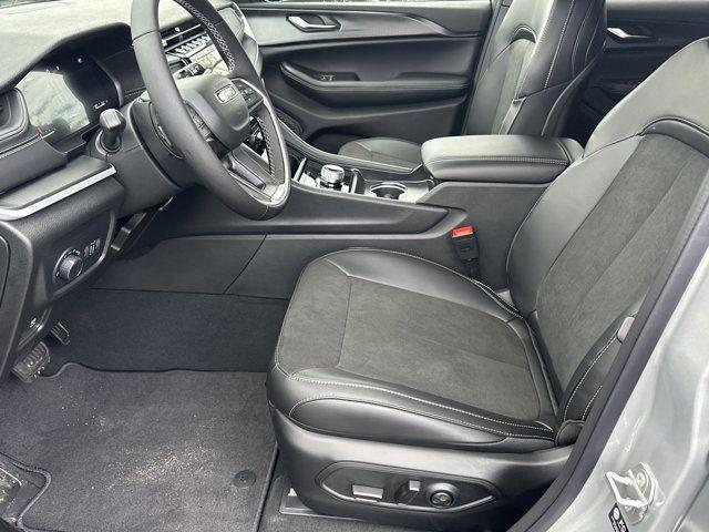 new 2025 Jeep Grand Cherokee car, priced at $36,975