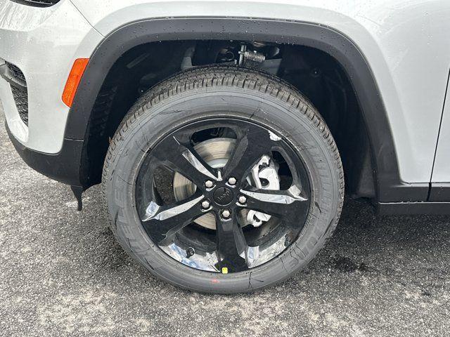 new 2025 Jeep Grand Cherokee car, priced at $36,975