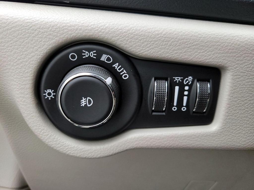 used 2020 Chrysler Pacifica car, priced at $23,998