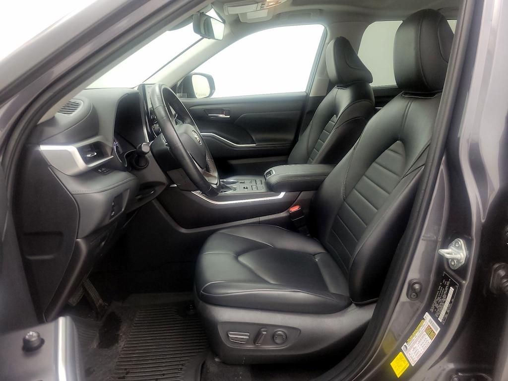 used 2022 Toyota Highlander car, priced at $38,998