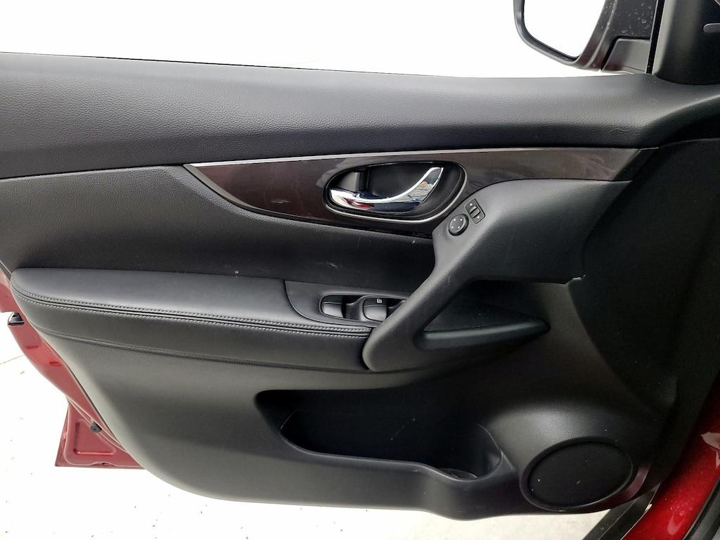 used 2019 Nissan Rogue car, priced at $19,998