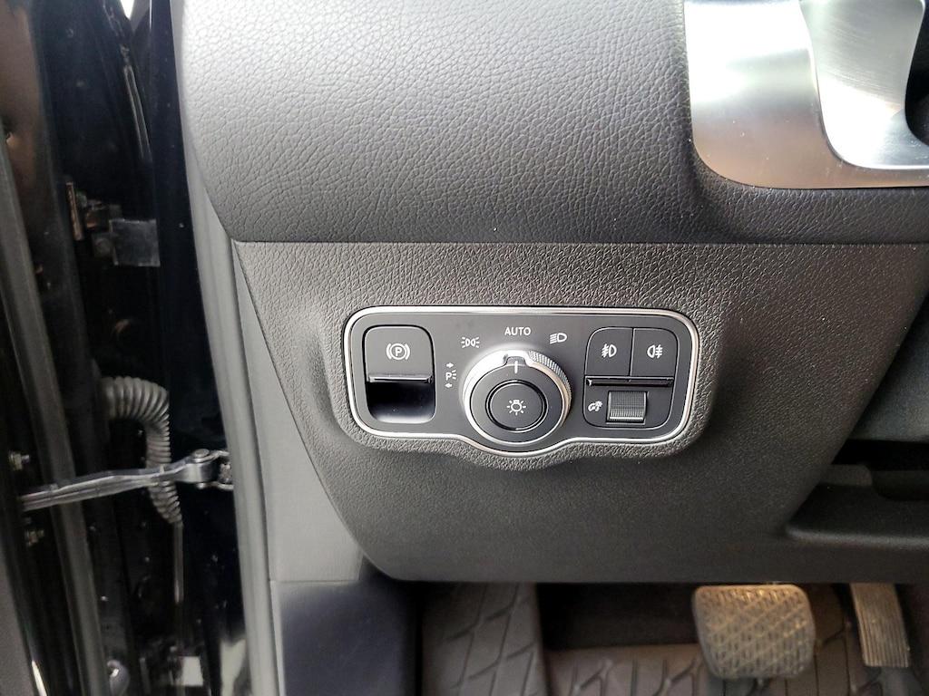 used 2021 Mercedes-Benz GLB 250 car, priced at $29,998