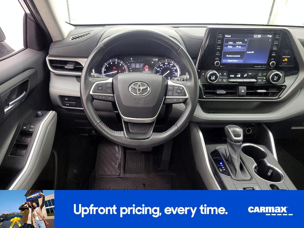 used 2022 Toyota Highlander car, priced at $38,998