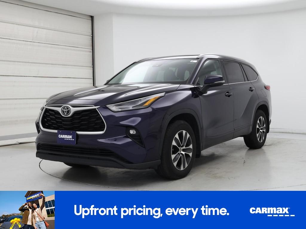 used 2022 Toyota Highlander car, priced at $38,998