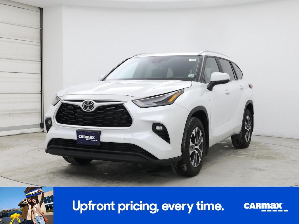 used 2023 Toyota Highlander car, priced at $38,998