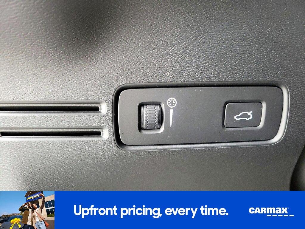 used 2020 Volvo XC40 car, priced at $26,998