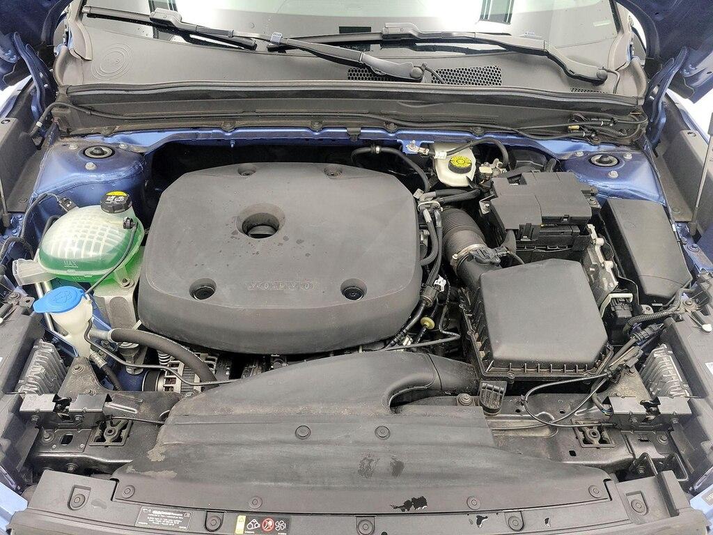 used 2020 Volvo XC40 car, priced at $26,998