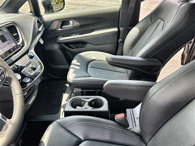 used 2025 Chrysler Pacifica car, priced at $81,897