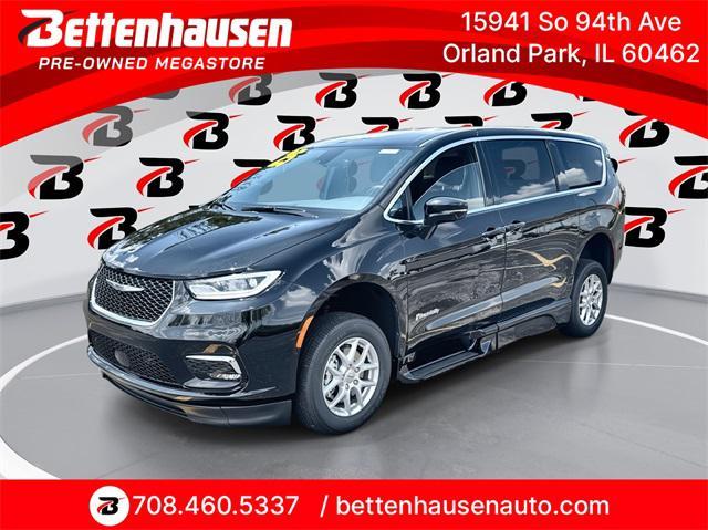 used 2025 Chrysler Pacifica car, priced at $81,884