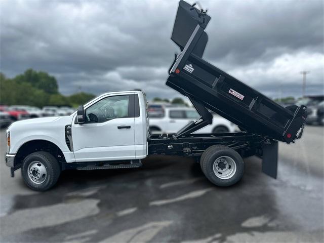 new 2025 Ford F-350 car, priced at $66,996