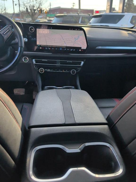 used 2024 Chevrolet Traverse car, priced at $50,212