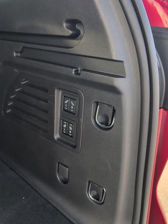 used 2024 Chevrolet Traverse car, priced at $50,212