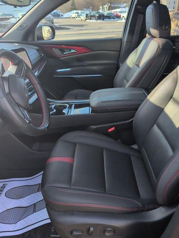 used 2024 Chevrolet Traverse car, priced at $50,212