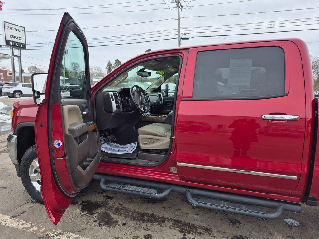 used 2018 GMC Sierra 2500 car, priced at $34,900