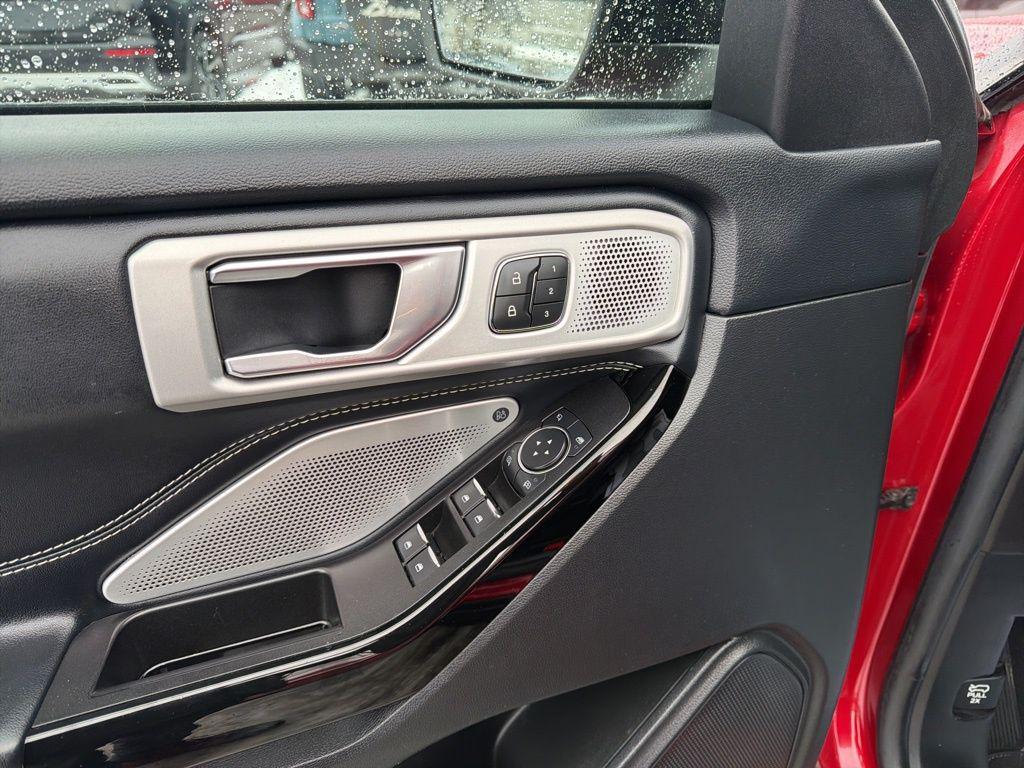 used 2022 Ford Explorer car, priced at $33,628