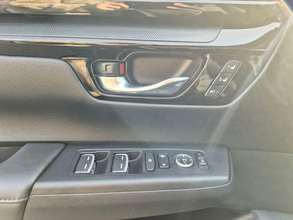 used 2023 Honda CR-V car, priced at $29,894