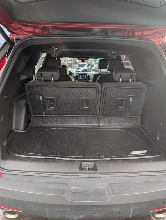 used 2023 Chevrolet Traverse car, priced at $33,111