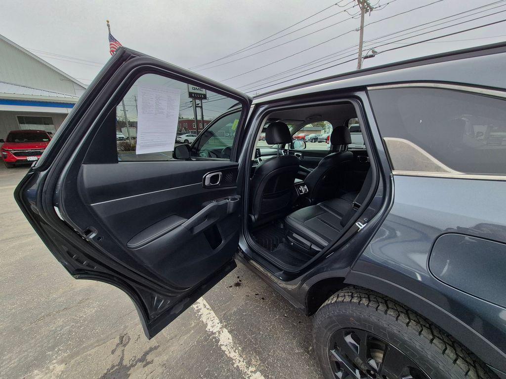 used 2021 Kia Sorento car, priced at $22,747