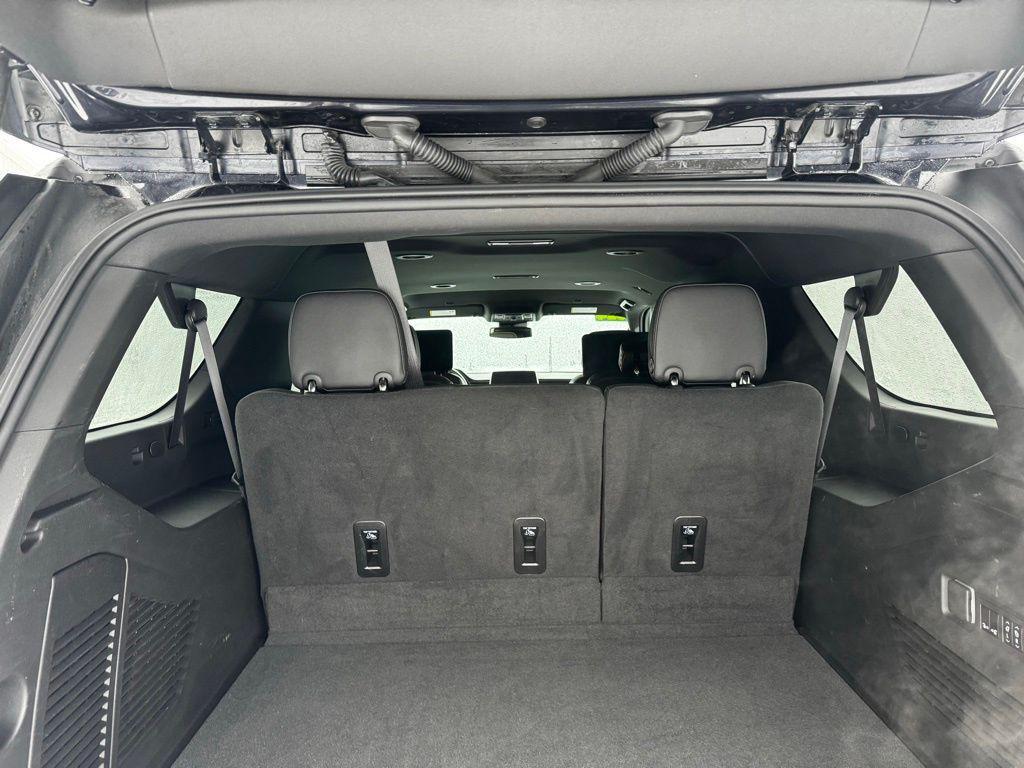 used 2024 GMC Yukon XL car, priced at $64,368