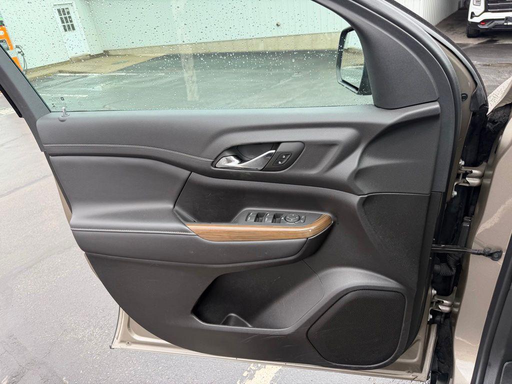 used 2023 GMC Acadia car, priced at $32,920