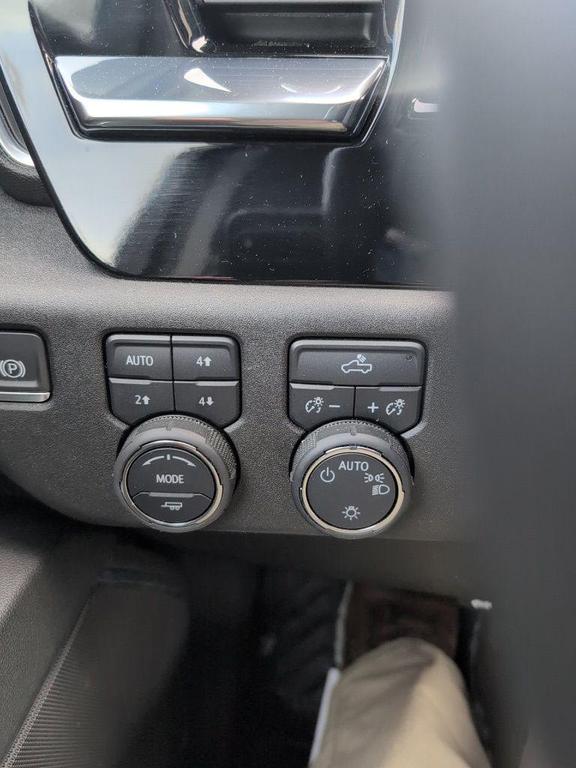 used 2024 Chevrolet Silverado 1500 car, priced at $43,387