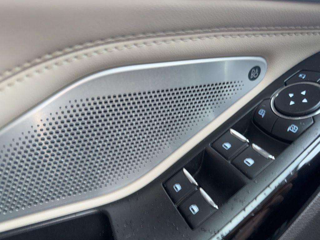 used 2022 Ford Explorer car, priced at $39,900