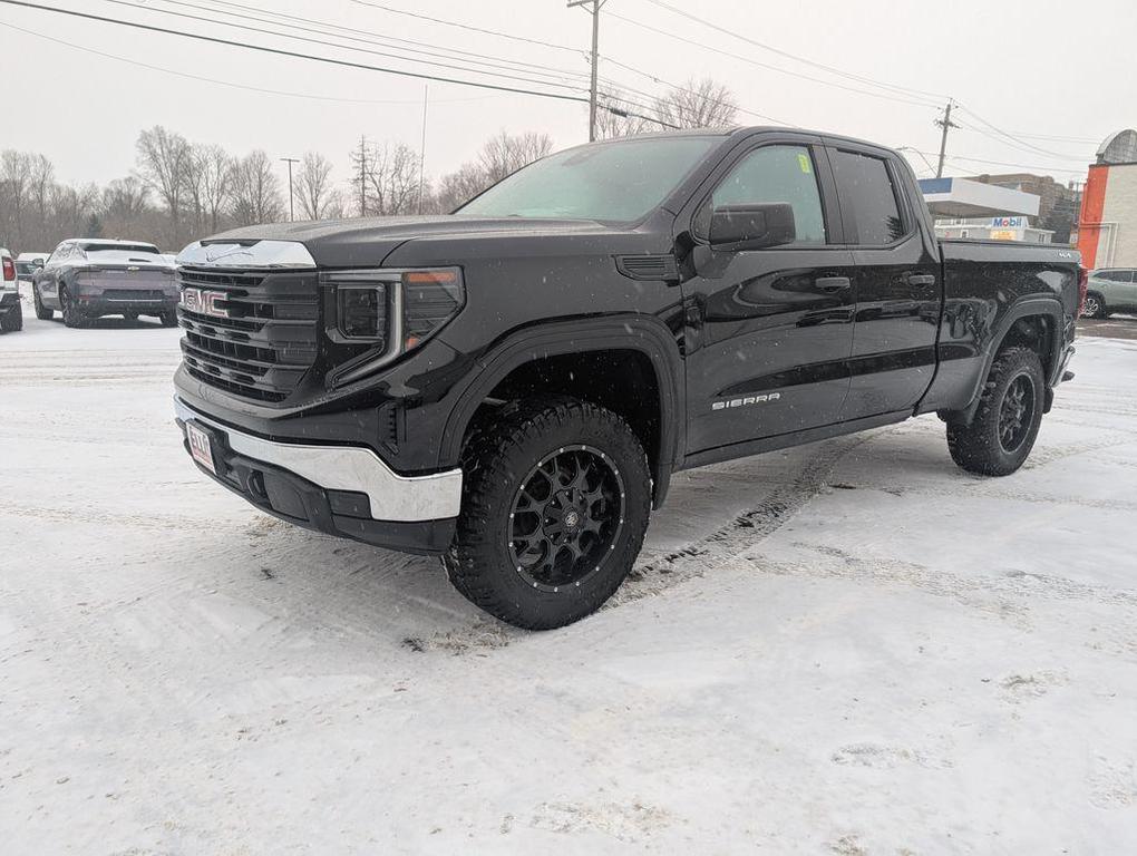 used 2023 GMC Sierra 1500 car, priced at $32,900