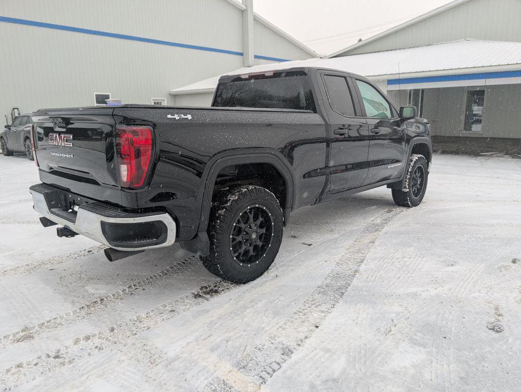 used 2023 GMC Sierra 1500 car, priced at $32,900